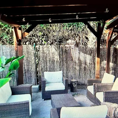 Charming In With Shared Pool 45m² *