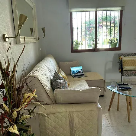 Charming In With Shared Pool 45m² Апартаменты